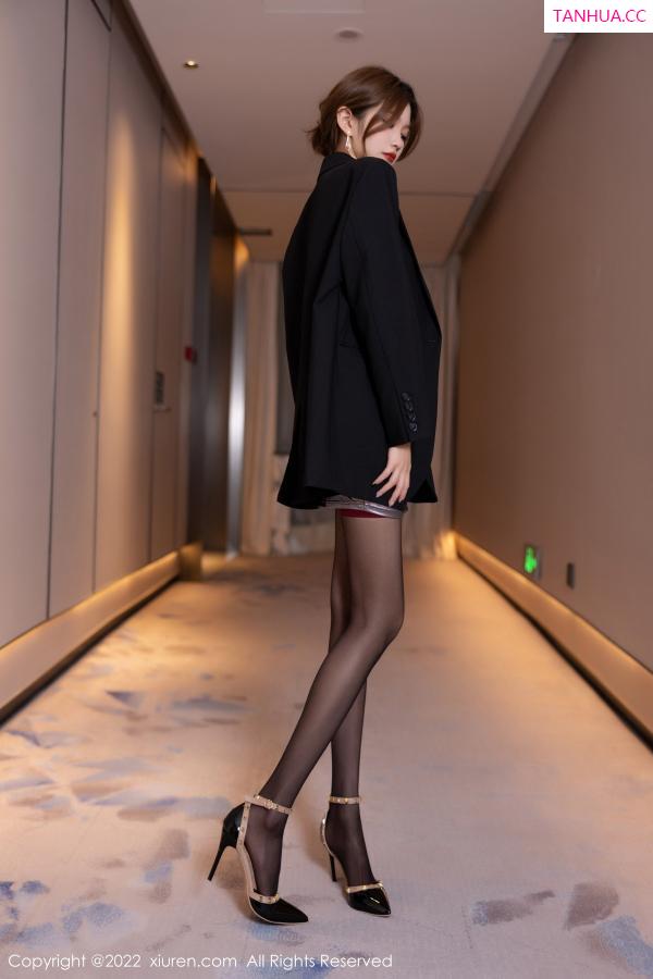 程程程  [XiuRen]高清写真图 2022.11.24 No.5904 程程程- 黑丝美腿第5张图片